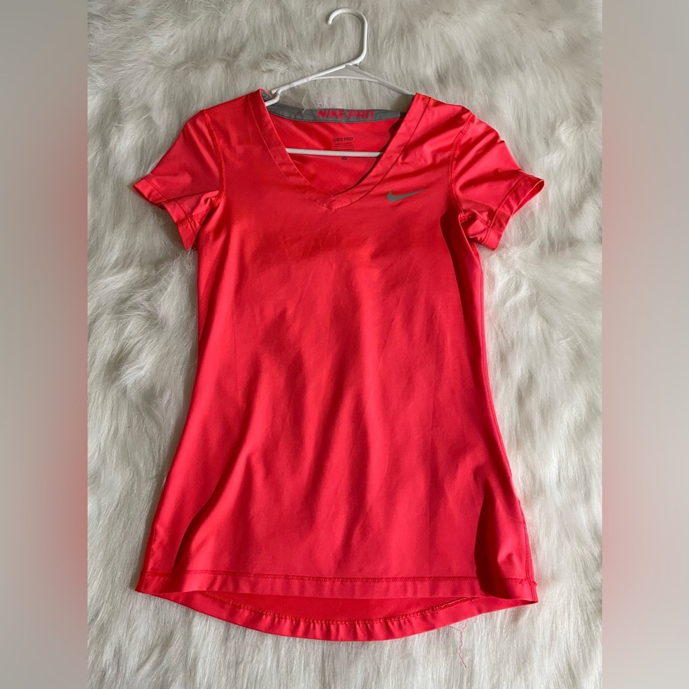 Nike Pro tee size small